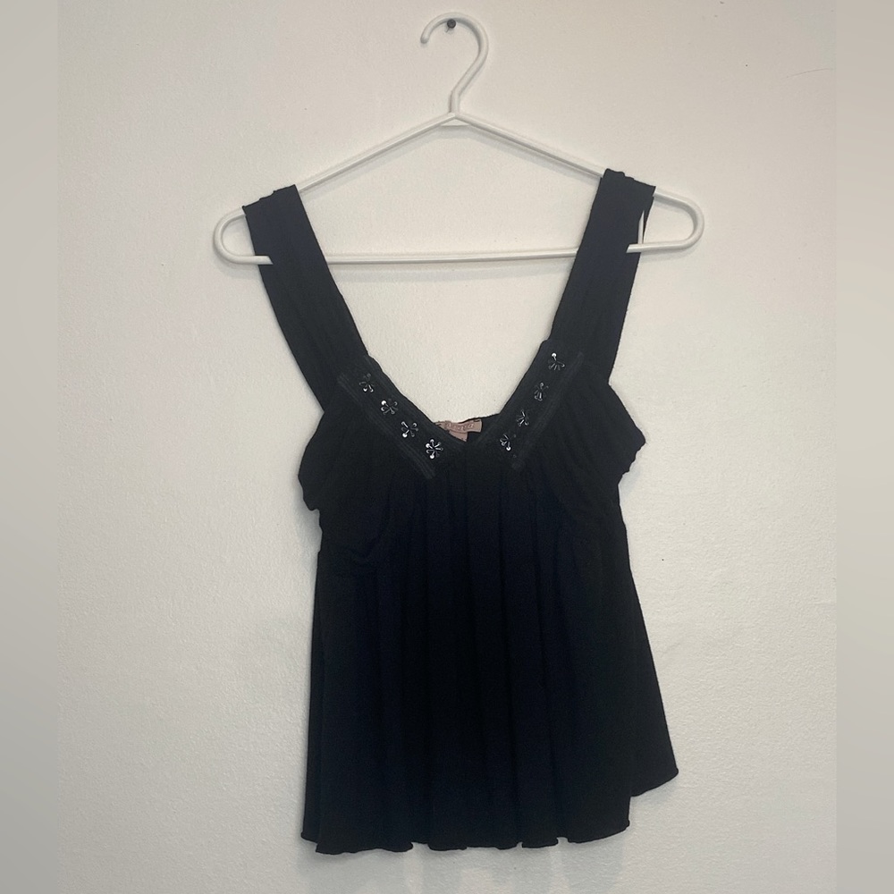 Axara - Black V-Neck Tank Top - XS